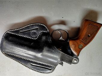 revolver Taurus 357 mag. - 4