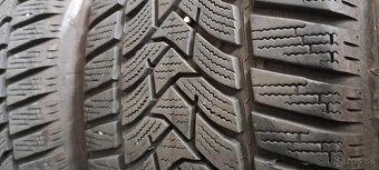 Predám 4ks jazdené zimné 215/55r17-98V Dunlop - 4