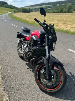 Yamaha MT07 - 4
