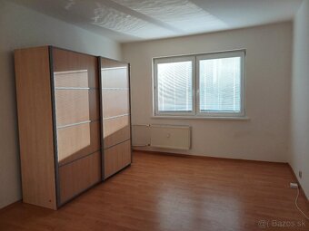 Prenajom - 1izbovy byt s parkovacim miestom - 4