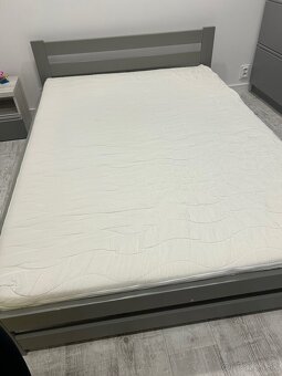 Predám posteľ 140 x 200 + matrac - 4