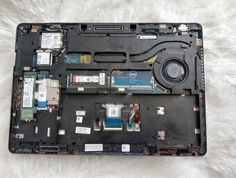 rozpredám na diely funkčný notebook Dell latitude e5470 - 4