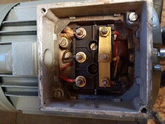Predám elektromotor na 380- 400V. - 4
