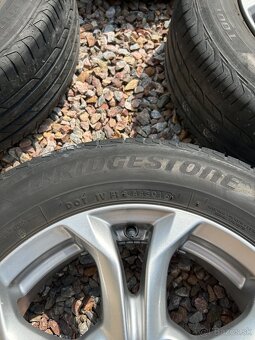 Letné pneu BRIDGESTONE 215/60 R16 na originál MAZDA diskoch - 4