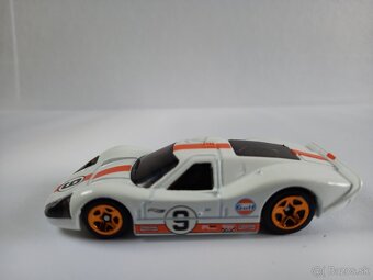 HOT WHEELS - FORD GT40,GT40 Mk.IV-GULF - POZRI DETAILNÉ FOTO - 4