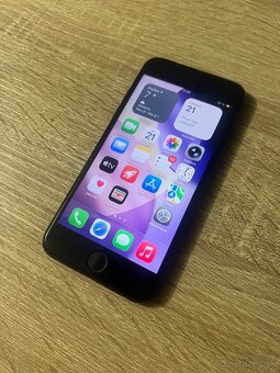 iPhone SE 2020 / 64GB Black TOP stav - 4