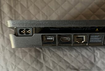 PS4-1TB - 4