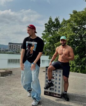 Zberateľský panelák Gleb - Dlhá cesta domov - 4