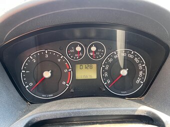 Predám náhradné diely na Ford fiesta mk6 1,4tdci - 4