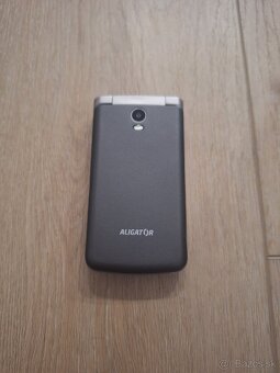 Tlačítkovy mobil - 4