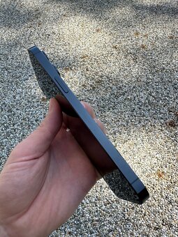 iPhone 14 pro - baterie 100% - 4