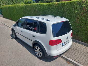 VOLKSWAGEN TOURAN CROSS 2,0TDI 103KW - 4