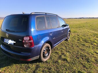 Volkswagen Touran 1.9 TDI Highline - 4