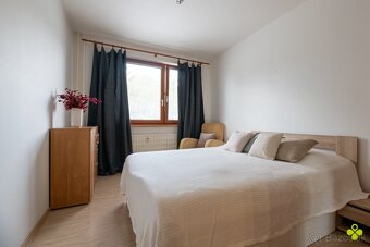 Nadčasový 2-izbový byt s lodžiou na prenájom - 4