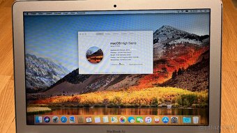 💻 MacBook Air 13″ (2017) – 8 GB RAM, 256 GB SSD, 2 nab. - 4
