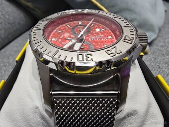 Invicta Red Vintage 50mm - 4