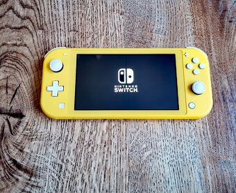 Nintendo Switch Lite - 4