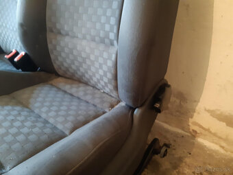 AUDI A6 C5 - sedačky + roleta - 4