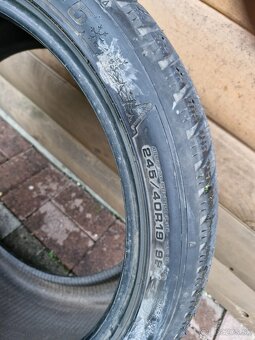 Predám pneumatiku R19 - 4