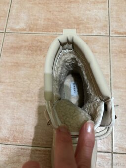 Damske zateplené čižmy Sinsay - 4