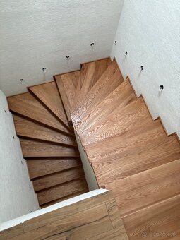 Masívny nábytok, stoly, dvere, schodiskové stupne – výroba a - 4