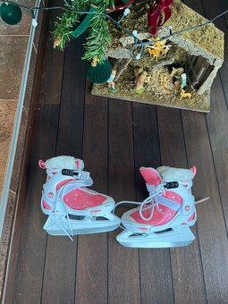 Predám dievčenské krasokorčule - 4