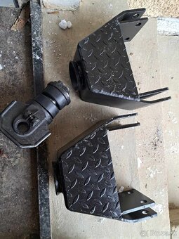 PREDAM TIAHLO+KONZOLA,TRETI BOD TRAKTOR ZETOR - 4