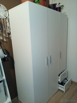 Predám skriňu šatníková -Biela - 4