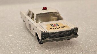 Matchbox Ford Galaxie 1966 - 4