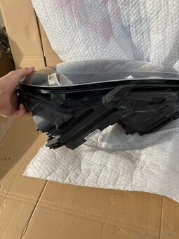 predni svetla svetlo vw touran prave pravy - 4
