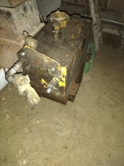 Hydraulicka nádrž - 4