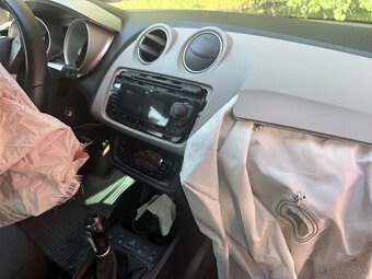 Rozpredam Seat Ibiza 6J 1.6 16v 2008 77kw BTS - 4