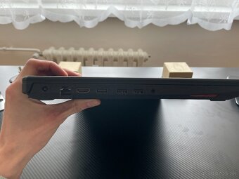 ASUS TUF GAMING 17" - 4