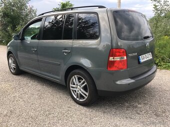 Volkswagen Touran 1.6 FSI 85Kw - 4