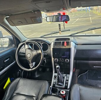 Suzuki grand vitara2.0. Benzín - 4