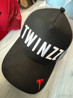 Šiltovky TWINZZ , rôzne farby,. 6ks - 4