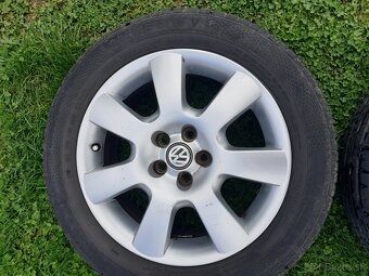 Predam 16 elek+letne gumy 205/55r16 Barum Bravuris 3 - 4