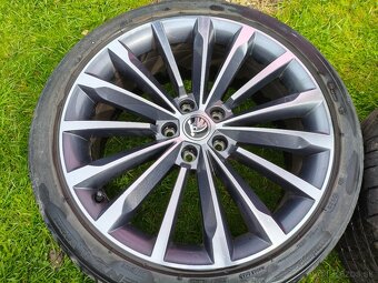 Disky 19" Škoda Trinity Superb L&K 235/40 R19 - 4