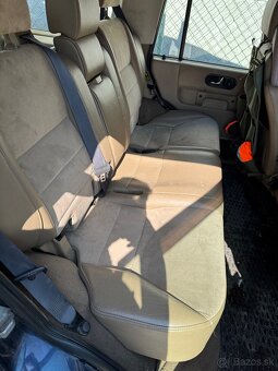 Land Rover Discovery - 4