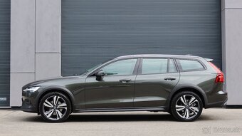 Volvo V60 Cross Country B4 4x4,kúp.v SR,1.majitel,od.DPH - 4