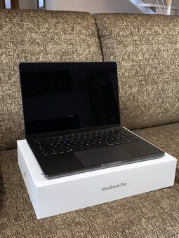 MacBook Pro 14" M3 PRO SK 2023 Vesmírne čierny - 4