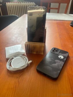 Iphone 12 - 4