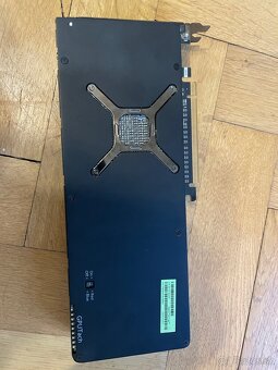 Radeon™ RX Vega64 8G - nefunkčná - 4
