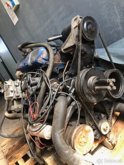 1968 - 70 Ford Mustang 302 ci motor s manualnou prevodovkou - 4