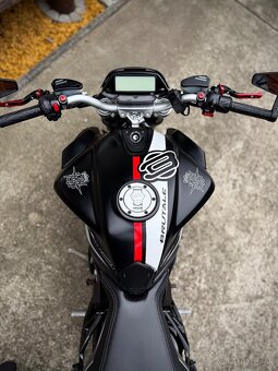 MV Agusta Brutale 800 - 4
