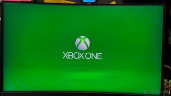 Xbox One X 1TB - 4K Gaming + HRY - 4