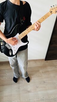 Fender Squier Stratocaster Elektrická gitara - 4