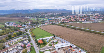 Admin.budovy + sklady, 65 ár.pozemok, k.ú. Mokrance/Moldava - 4