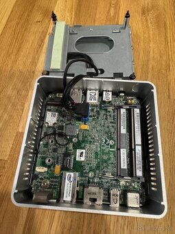 Intel NUC mini PC - 4