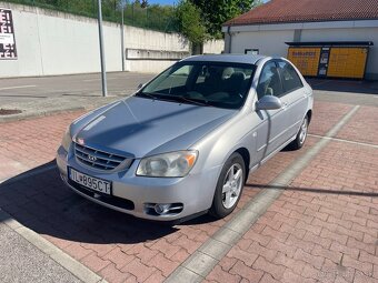 Predám KIA cerato 2.0 crdi - 4